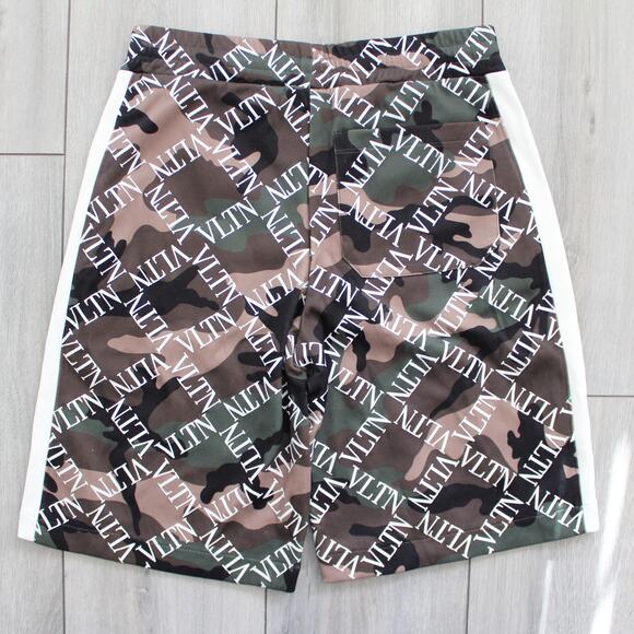 Valentino Camo-Print  Sweat Shorts - Picture 2 of 9